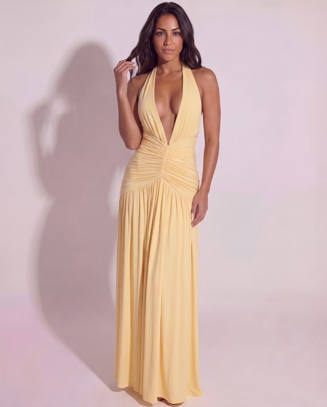 Alba Butter Yellow — pose