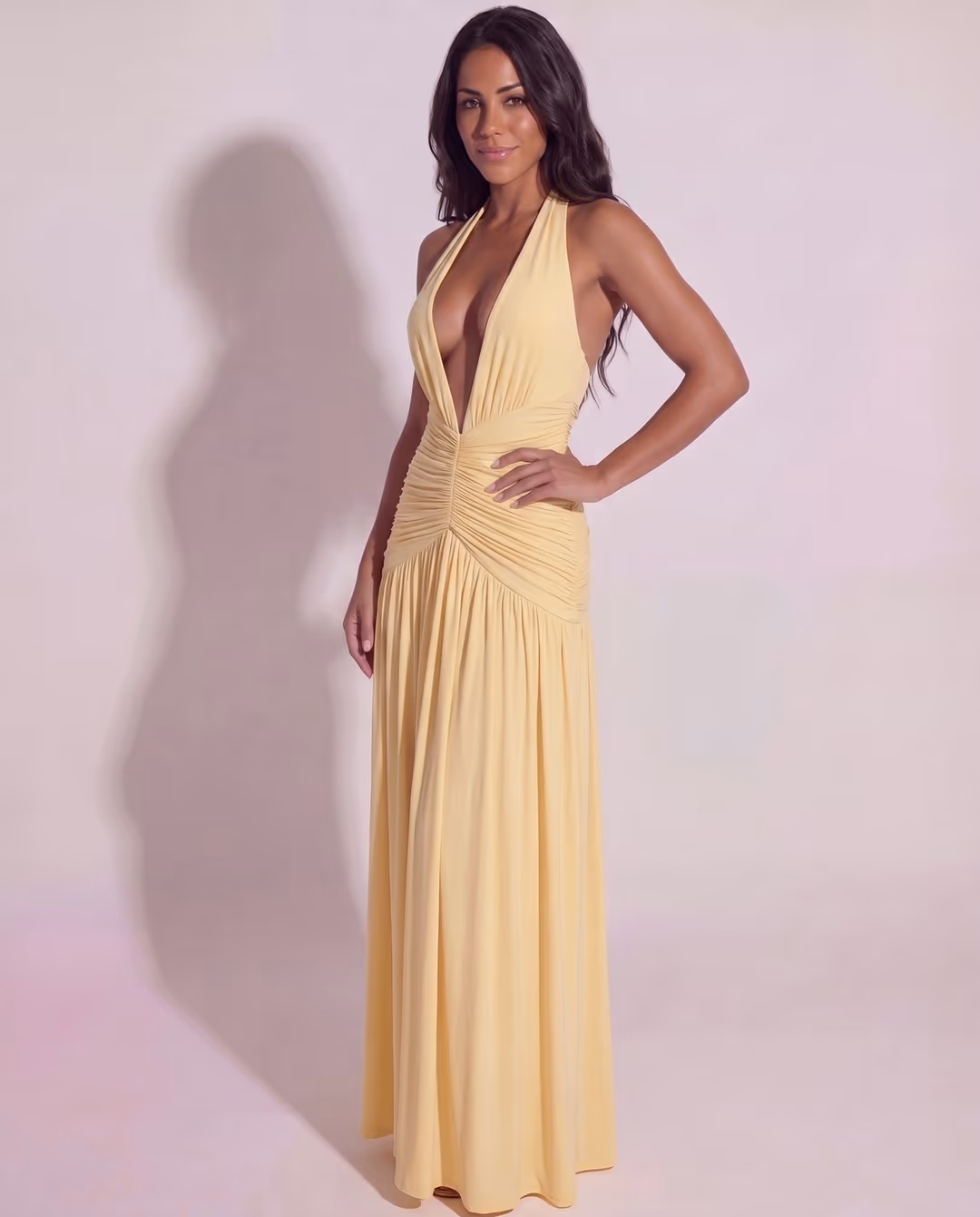 Alba Butter Yellow — pose