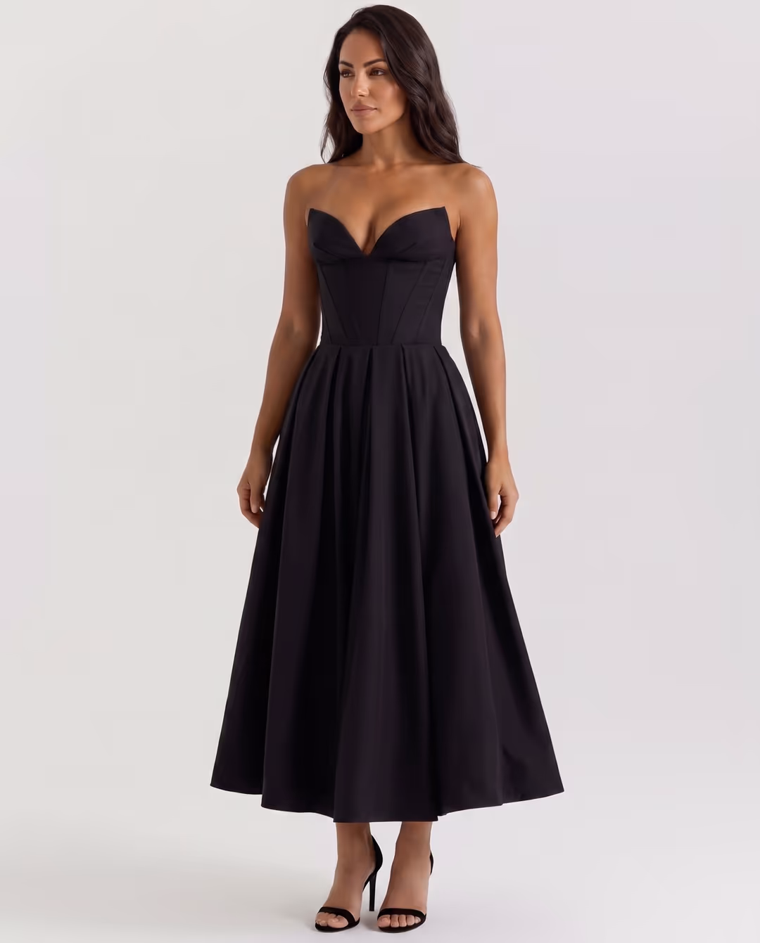 Amalfi Black — pose