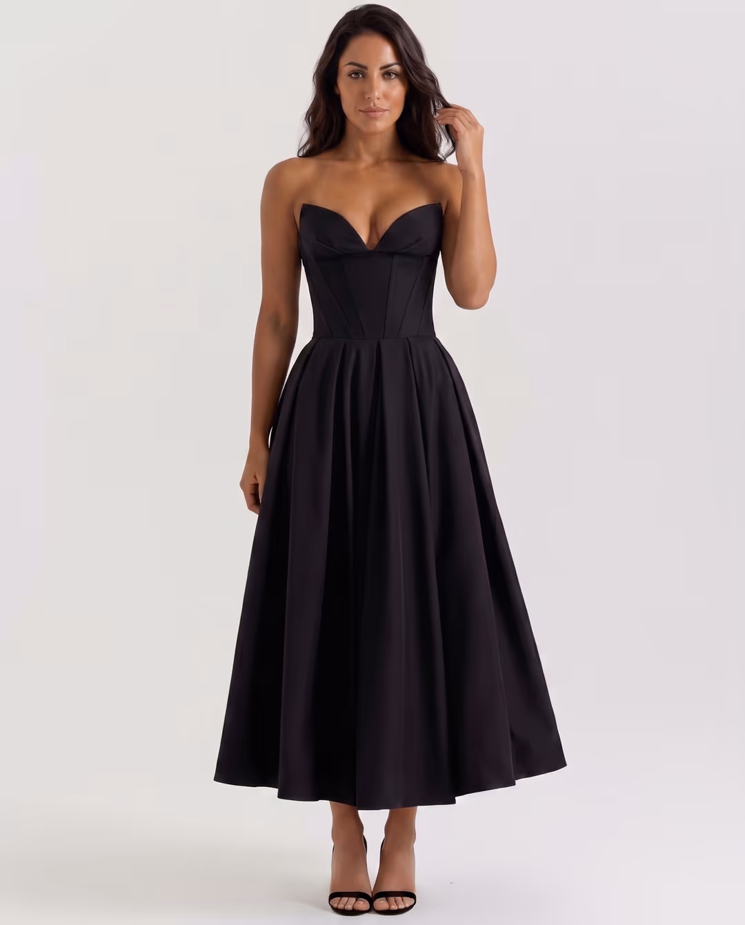 Amalfi Black — pose
