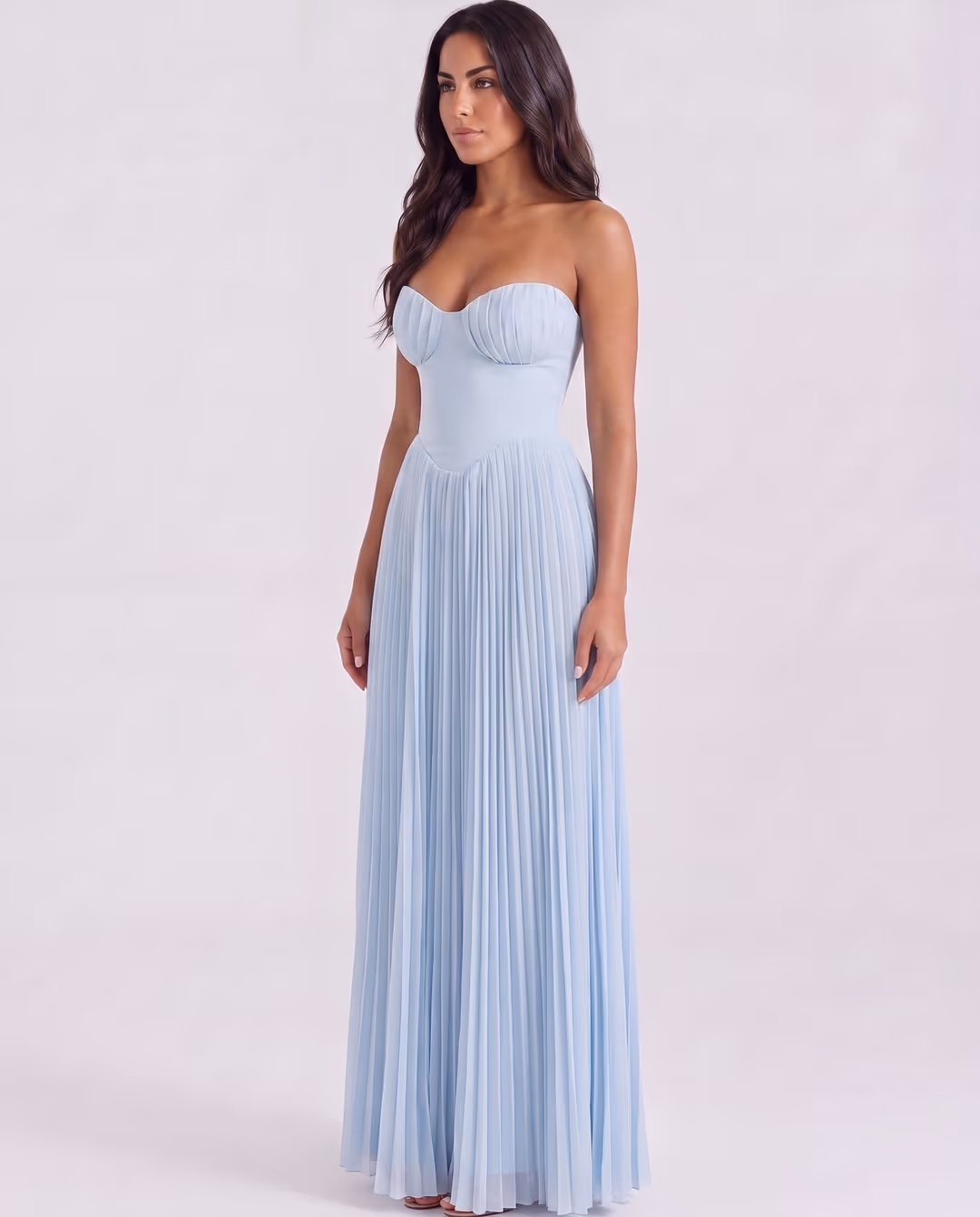 Siena Baby Blue — pose