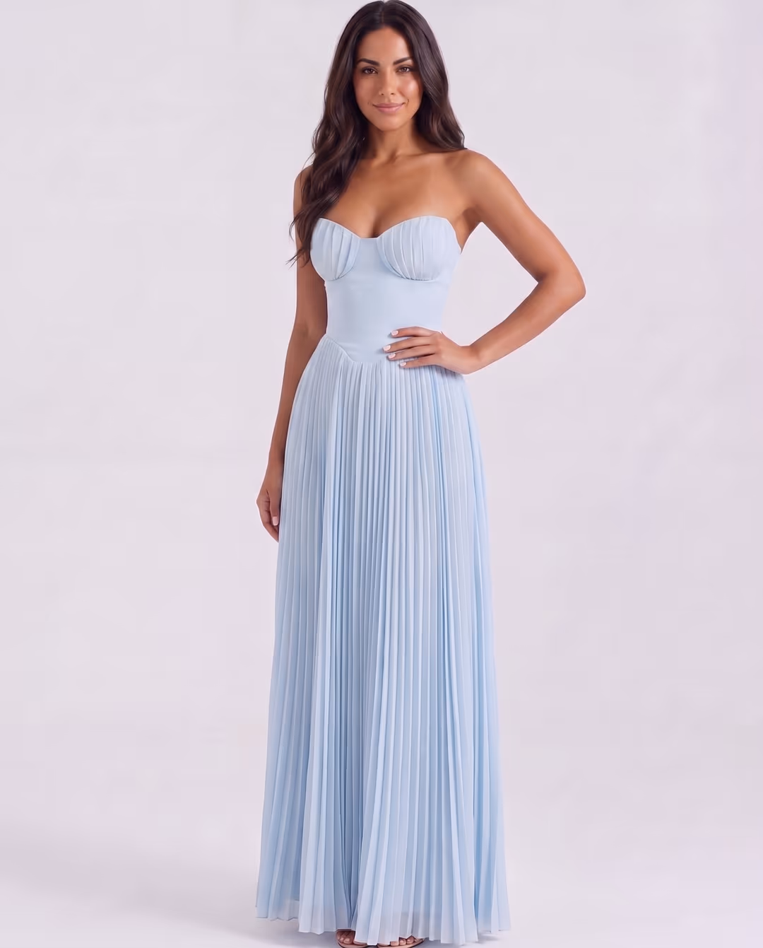 Siena Baby Blue — pose